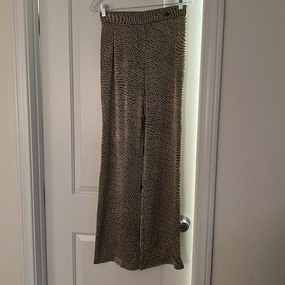 ELLEJAY CAT BLOUSE and NICOLE Pants - Picture 10 of 13